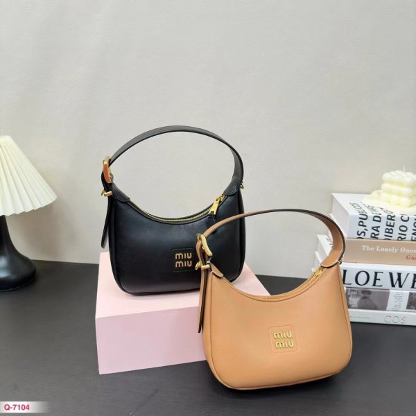 Light luxury brand Miu Miu half moon hobo underarm bag factory direct sales free shipping