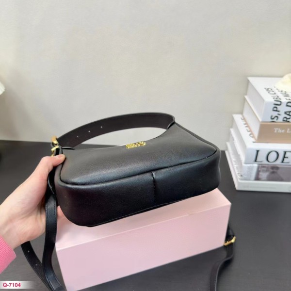 Light luxury brand Miu Miu half moon hobo underarm bag factory direct sales free shipping