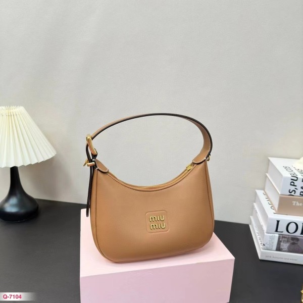 Light luxury brand Miu Miu half moon hobo underarm bag factory direct sales free shipping 