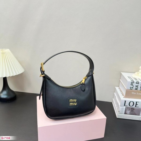 Light luxury brand Miu Miu half moon hobo underarm bag factory direct sales free shipping