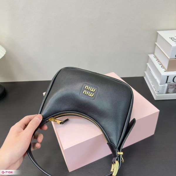 Light luxury brand Miu Miu half moon hobo underarm bag factory direct sales free shipping