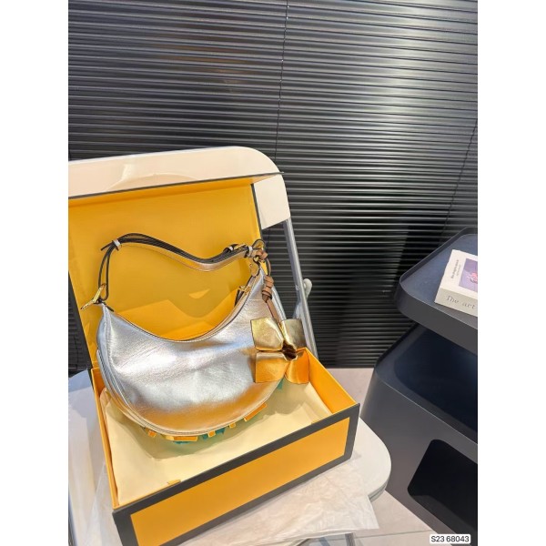 Brand bag high version Fendi half moon bag armpit bag factory direct sales free shipping