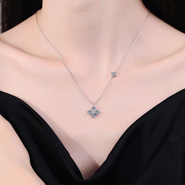 S925 pure silver necklace with moissanite diamond pendant high-end feeling clover collarbone chain 1.2carat moissanite necklace for women