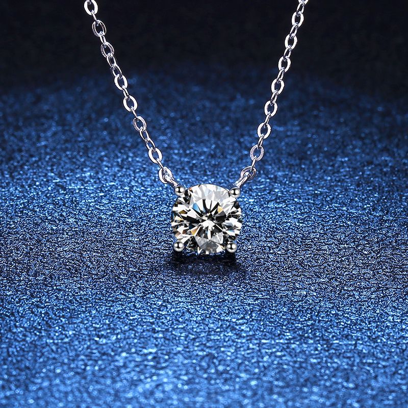 Popular s925 sterling silver moissanite 1-carat necklace for women's light luxury four claw plated pt950 moissanite diamond collarbone chain