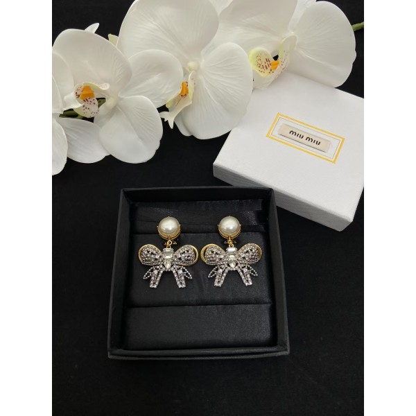 MIUMIU Fashion Bow Pearl with rhinestone earrings