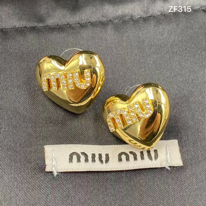 MIUMIU Love Ear Nails