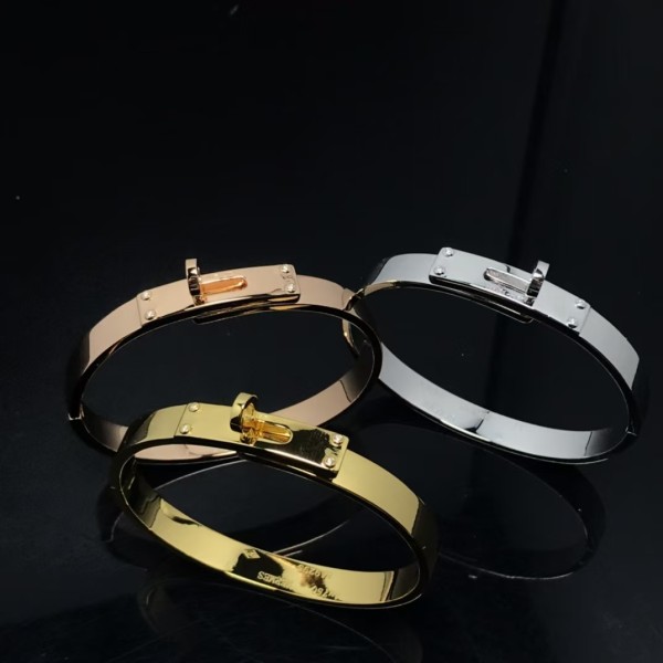 Luxury brand Hermes bracelet with pig nose and smooth surface factory direct sales free shipping