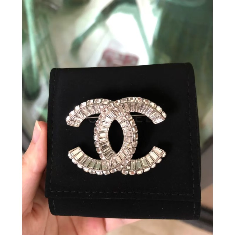 Classic brand Chanel brooch full diamond rectangular diamond brooch factory direct sales free shipping