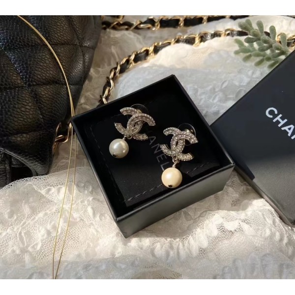 Classic brand Chanel earrings factory direct sales with free shipping