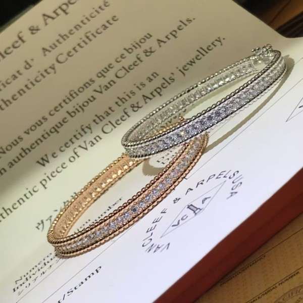 Classic Brand Van Cleef&Arpels A Row of Diamond Bracelets Factory Direct Sales Free Shipping