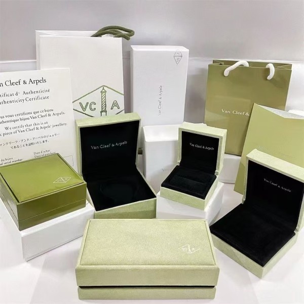 VCA Clover Gold Edition Box - Complete Accessories Including Rings Necklaces Bracelets and Other Styles