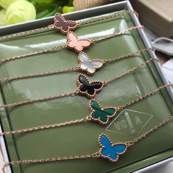 Classic Brand VCA Butterfly Mother of Pearl Bracelet for Woman with Super Temperament and Exquisite Craftsmanship in Stock Factory Direct Sales Free Shipping 