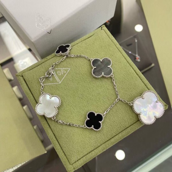 High Quality Classic Clover Irregular Five Flower Bracelet Suitable for Women's Natural Gemstone Wedding And Engagement Accessories