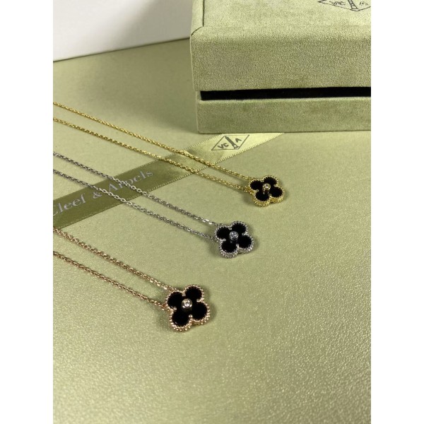 High Quality Classic Clover Diamond Necklace for Women with Natural Gemstone 15mm Pendant Necklace Wedding and Engagement Accessorie