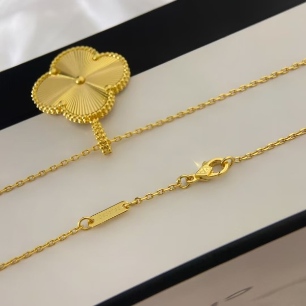 High Quality Classic Clover Women Necklace Natural Gemstone 25mm Sweater Chain Long Necklace Wedding and Engagement Accessories